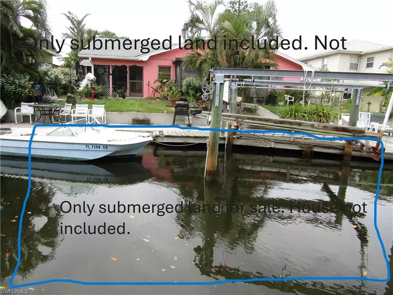 4 SUBMERGED, Fort Myers Beach, FL 33931