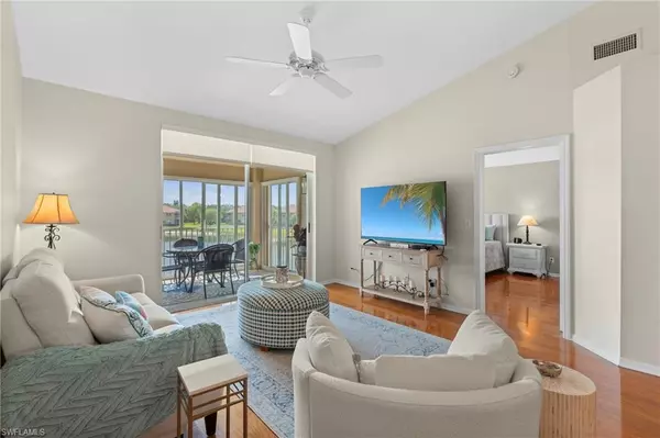 6660 Huntington Lakes CIR #204, Naples, FL 34119