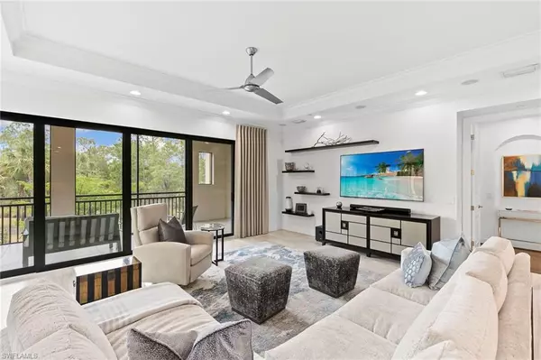 Naples, FL 34109,2733 Tiburon BLVD E #102