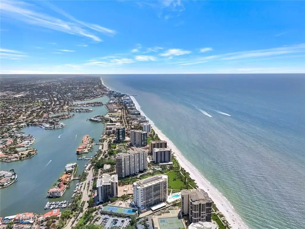 Naples, FL 34103,4041 Gulf Shore BLVD N #703
