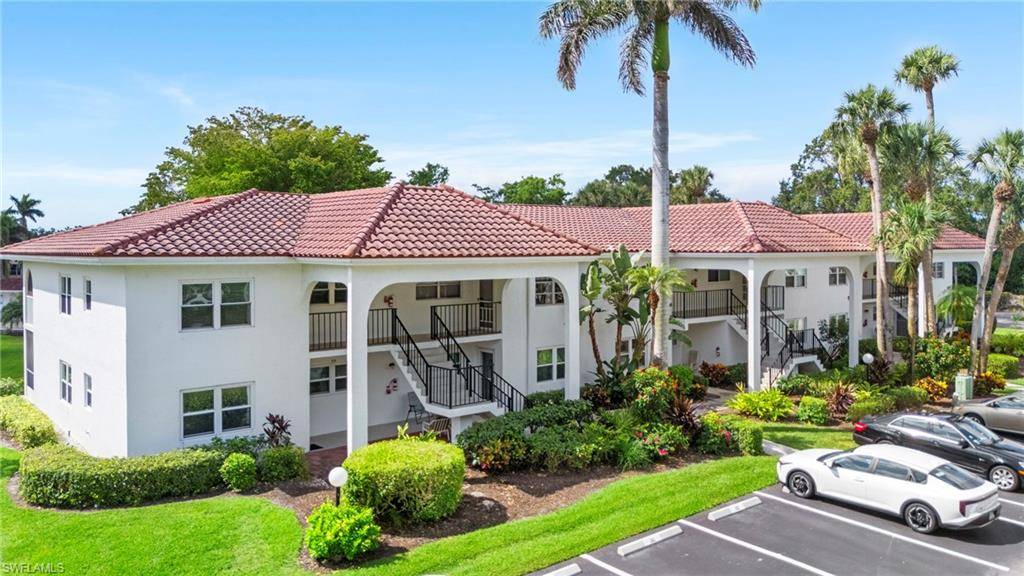 Naples, FL 34105,1053 Forest Lakes DR #J206