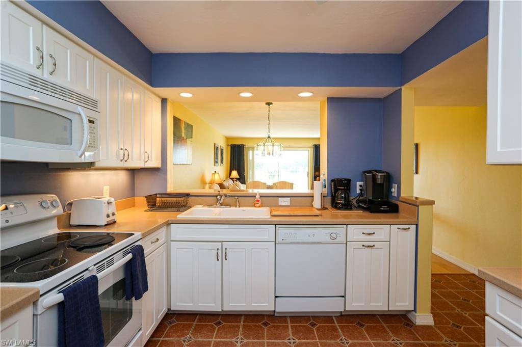 Naples, FL 34104,1075 Foxfire LN #207