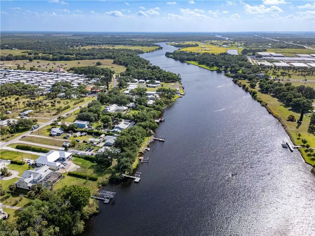 Alva, FL 33920,21900 Pearl ST
