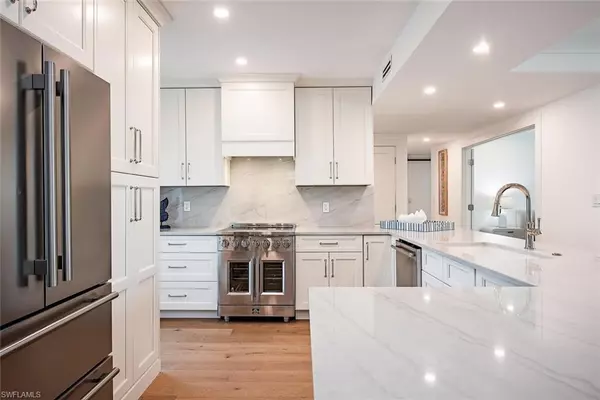 Naples, FL 34103,400 Park Shore DR #203