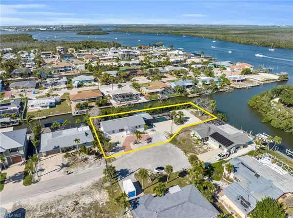 Fort Myers Beach, FL 33931,351 Jefferson CT