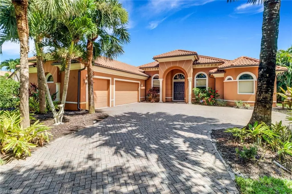 Naples, FL 34110,415 Saddlebrook LN