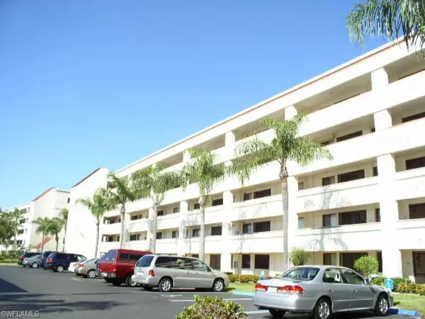 Fort Myers, FL 33907,7410 Lake Breeze DR #106