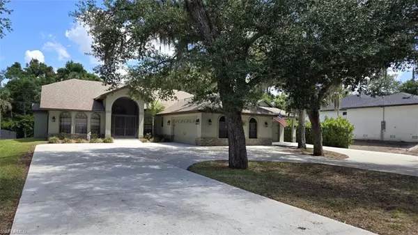 North Fort Myers, FL 33917,7311 Sean LN