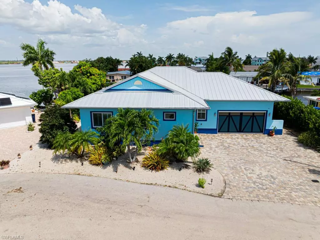 Matlacha, FL 33993,2743 Janet ST