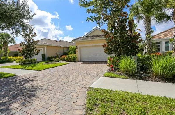 Naples, FL 34114,8482 Karina CT