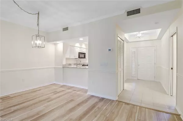 Naples, FL 34108,512 Sugar Pine LN #512