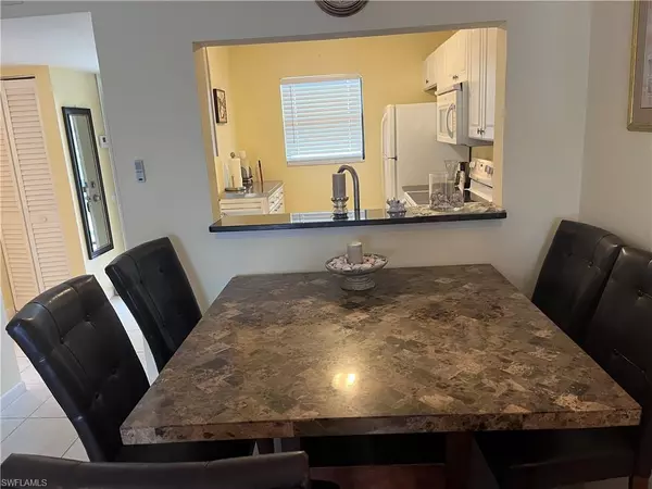 Fort Myers, FL 33919,9261 Central Park DR #206