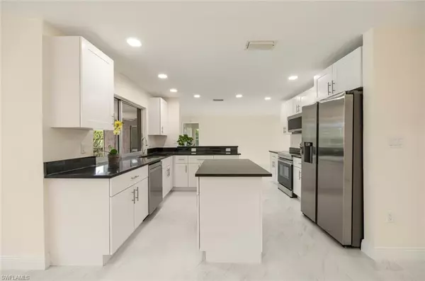 Naples, FL 34104,2232 Longboat DR