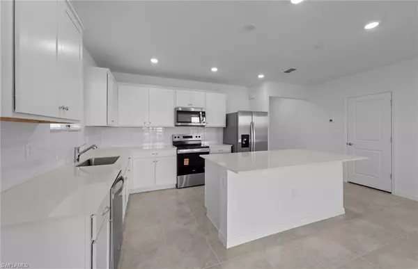 Lehigh Acres, FL 33936,619 Lakeside Oasis Ave