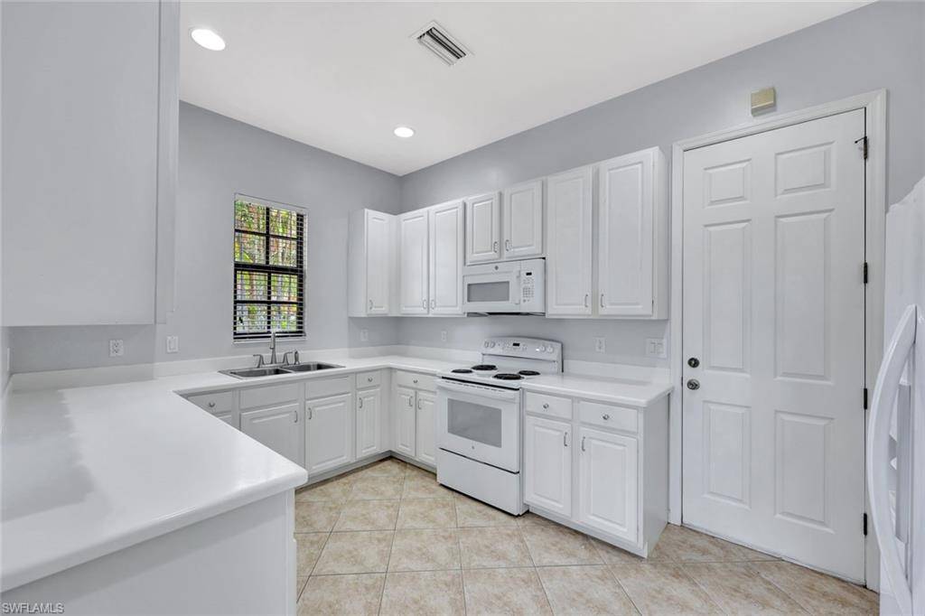 Naples, FL 34113,1126 Medan CT N #35