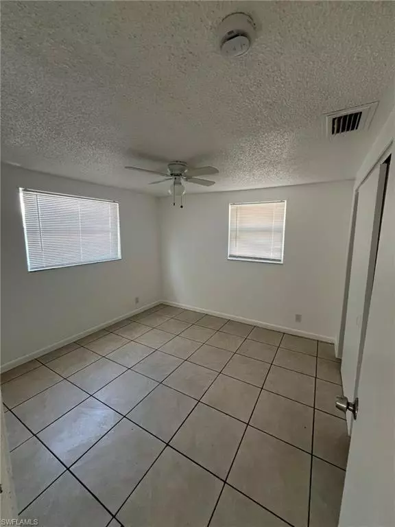 North Fort Myers, FL 33917,286 Lowell AVE #296