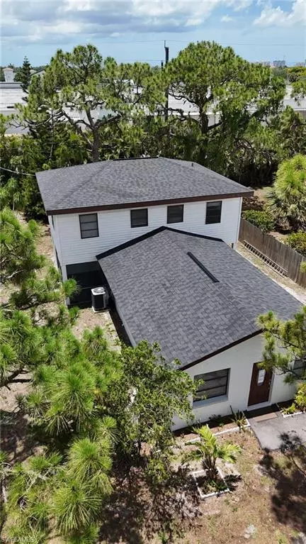 9025 Somerset LN, Bonita Springs, FL 34135