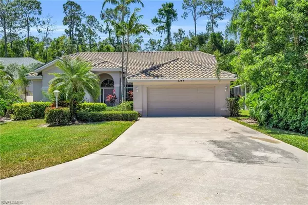 2268 Piccadilly CT, Naples, FL 34112
