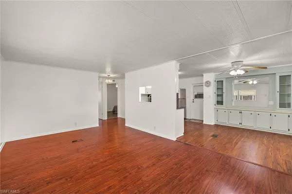 North Fort Myers, FL 33917,3032 Longview LN