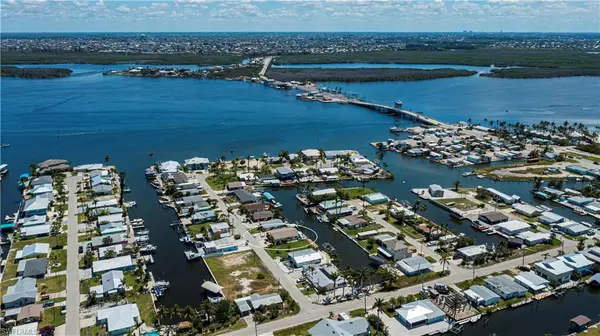 Matlacha, FL 33993,2607 Bayshore DR