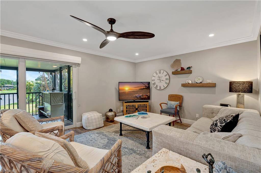 Naples, FL 34112,300 Palm DR #402