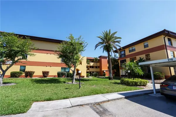 Fort Myers, FL 33919,6110 Whiskey Creek DR #212