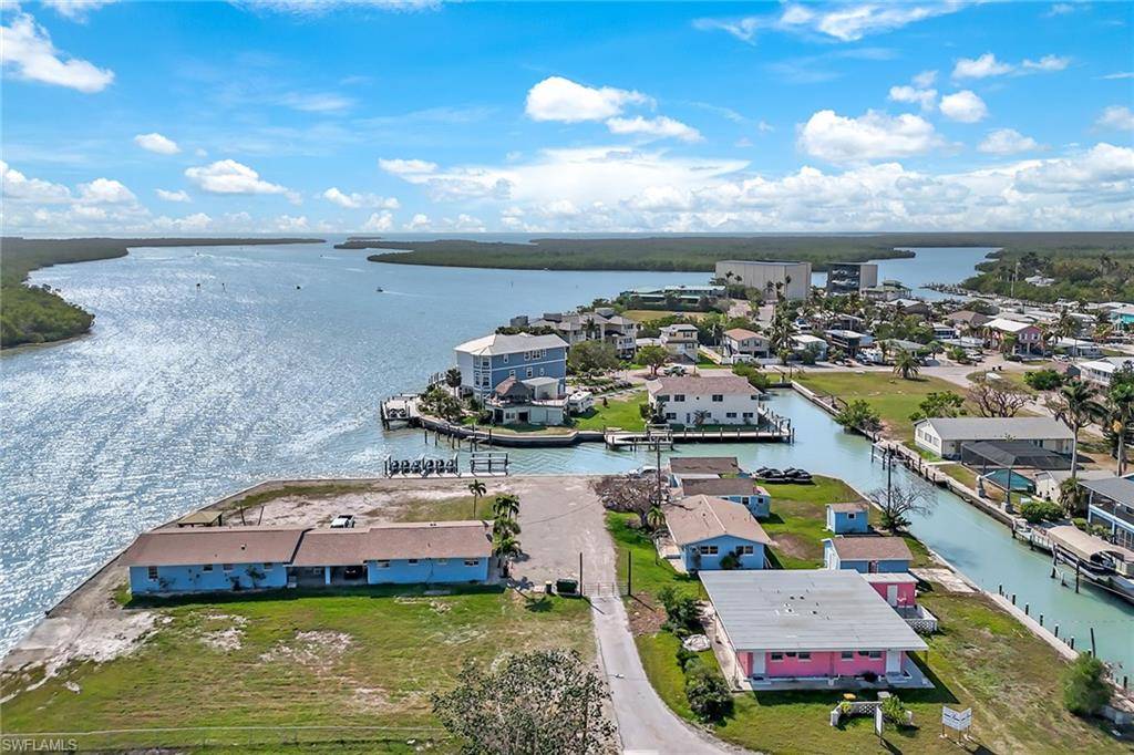 Naples, FL 34140,110 East CT