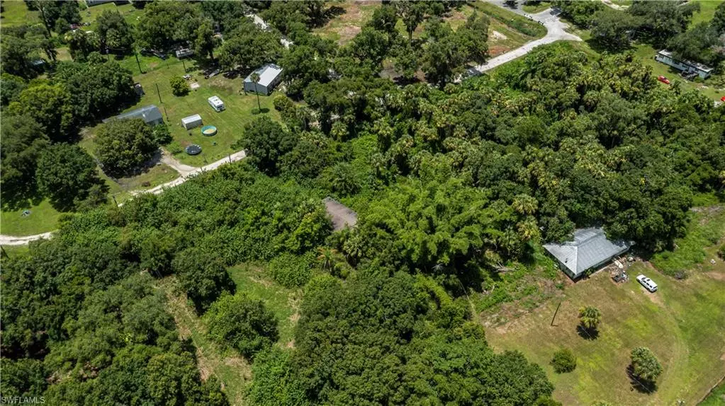 Labelle, FL 33935,801 Ross RD