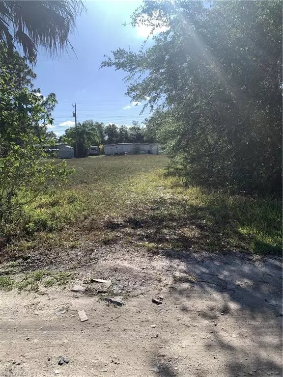 North Fort Myers, FL 33917,18420 Ace RD