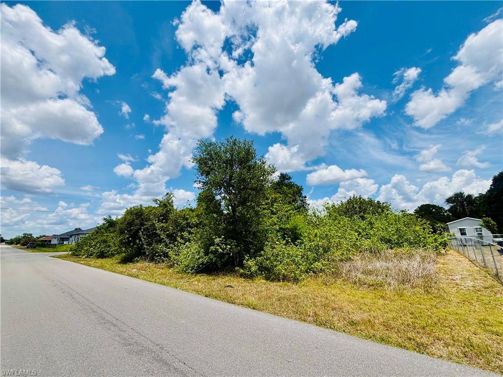 Lehigh Acres, FL 33976,4119 13th ST SW