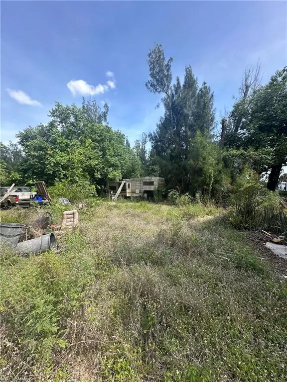North Fort Myers, FL 33917,0 Corner lot