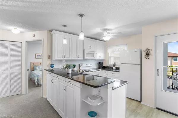Punta Gorda, FL 33983,25100 Sandhill BLVD #R202