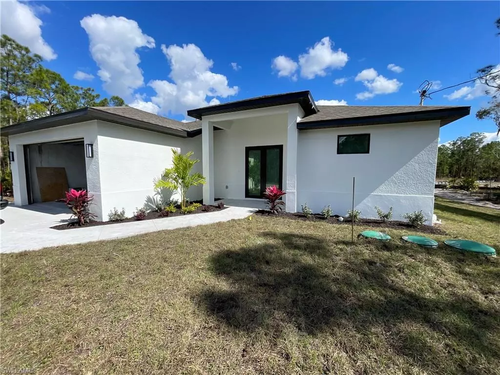 Lehigh Acres, FL 33974,829 Gillian AVE