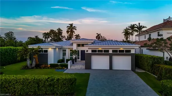 1807 Snook DR, Naples, FL 34102