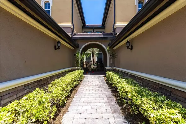 Naples, FL 34120,9550 Ironstone TER #201