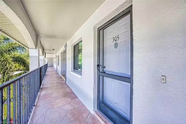 Naples, FL 34112,5708 Deauville CIR #J305