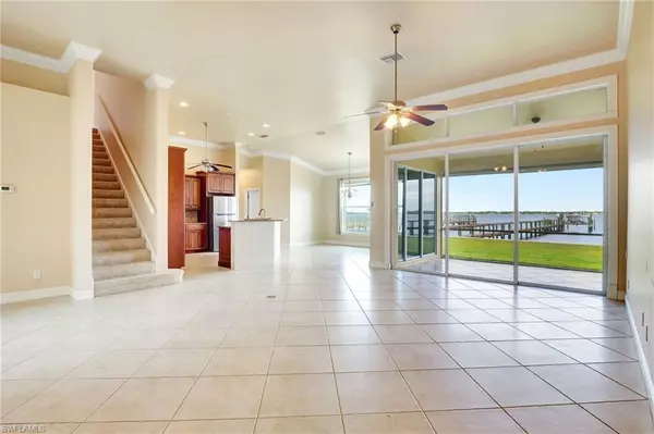 North Fort Myers, FL 33917,6140 River Shore CT