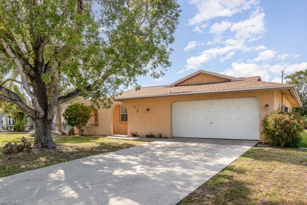 Cape Coral, FL 33904,922 SE 25th LN