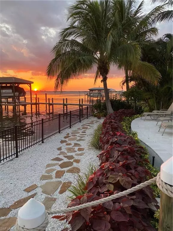 Fort Myers Beach, FL 33931,855 San Carlos DR