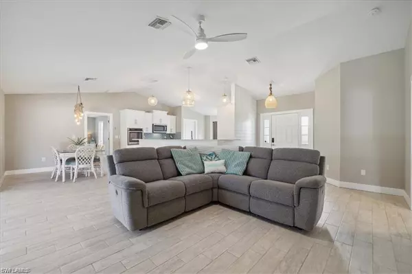 Bokeelia, FL 33922,5748 Linden LN