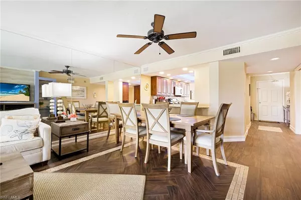 Naples, FL 34108,11118 Gulf Shore DR #A202
