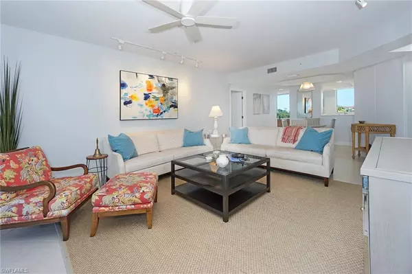 Naples, FL 34108,7225 Pelican Bay BLVD #502
