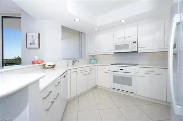 Naples, FL 34108,7225 Pelican Bay BLVD #502