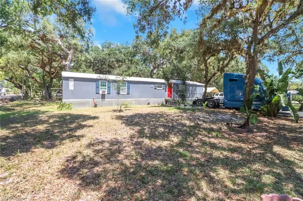 1222 Apache AVE, Labelle, FL 33935