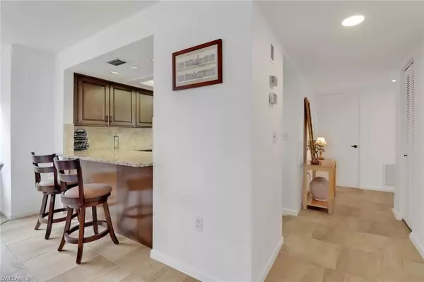 4604 Flagship DR #406, Fort Myers, FL 33919