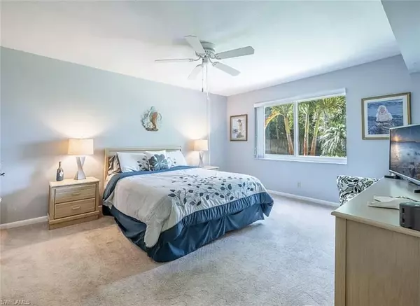 Naples, FL 34112,4080 Looking Glass LN #2905