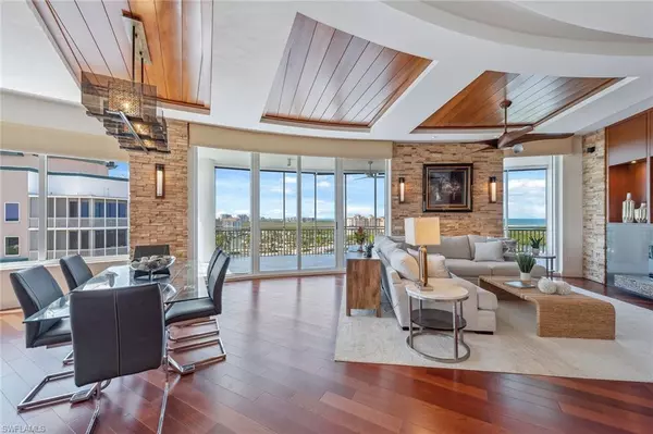 Naples, FL 34110,13675 Vanderbilt DR #PH 1105