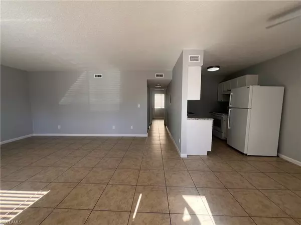 Naples, FL 34112,4601 Bayshore DR #A1