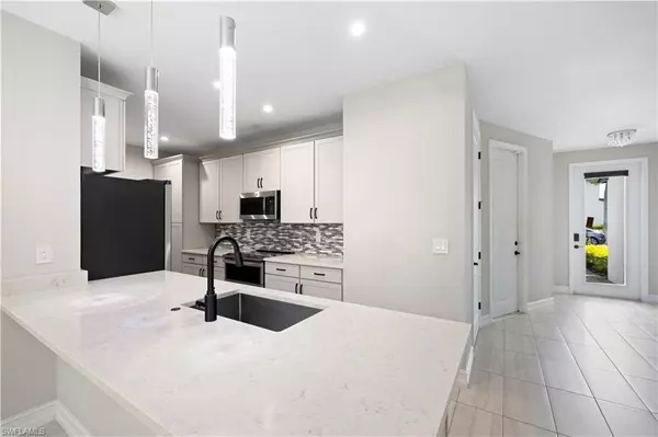 Naples, FL 34119,7324 Rockefeller DR