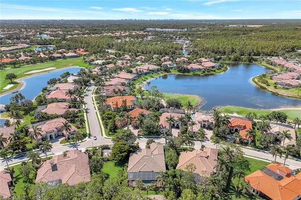 Naples, FL 34113,7748 Classics DR